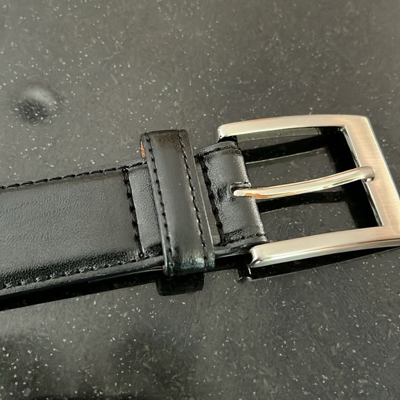 Black belt with silver buckle measures 44” without the buckle in good shape men - Picture 3 of 6